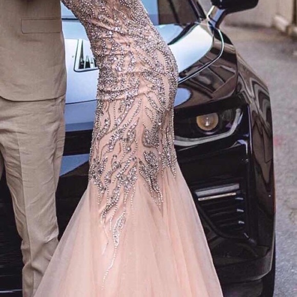 Prom dresses - Picture 3 of 6